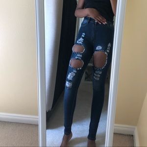 High waist ripped jeans